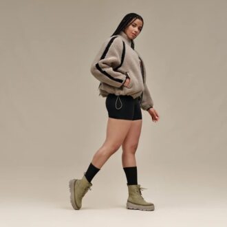 Chaqueta Nikia Crochet UGGfluff