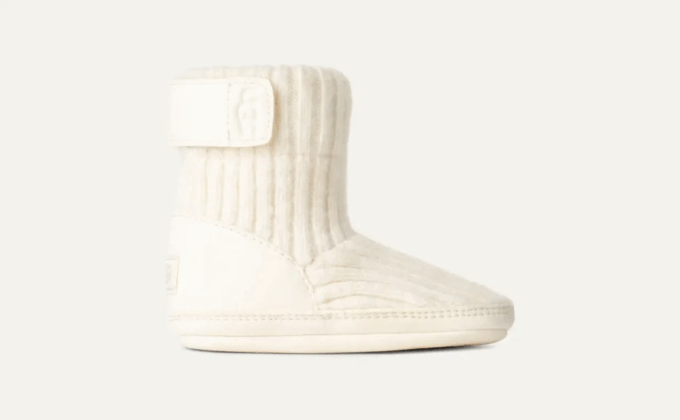 Skylar y gorro UGG