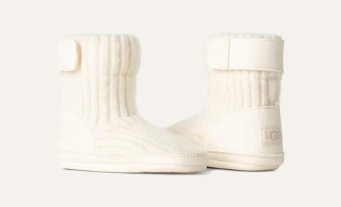 Skylar y gorro UGG
