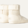Skylar y gorro UGG